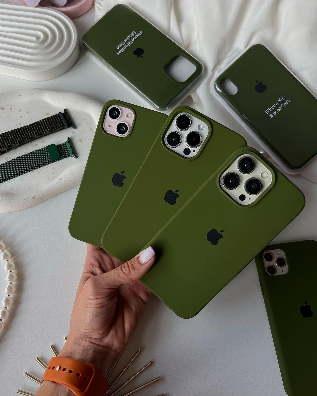 Pine Forest Green iPhone Silicone Case – Elegant, Slim Design with Full Protection