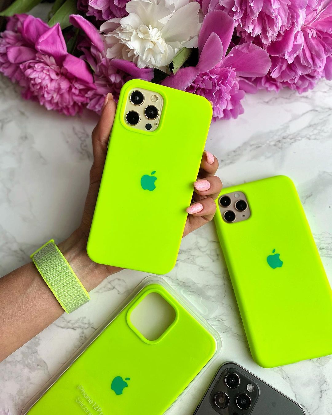 Fluorescent Green iPhone Silicone Case – Bright, Slim Fit with 360° Protection