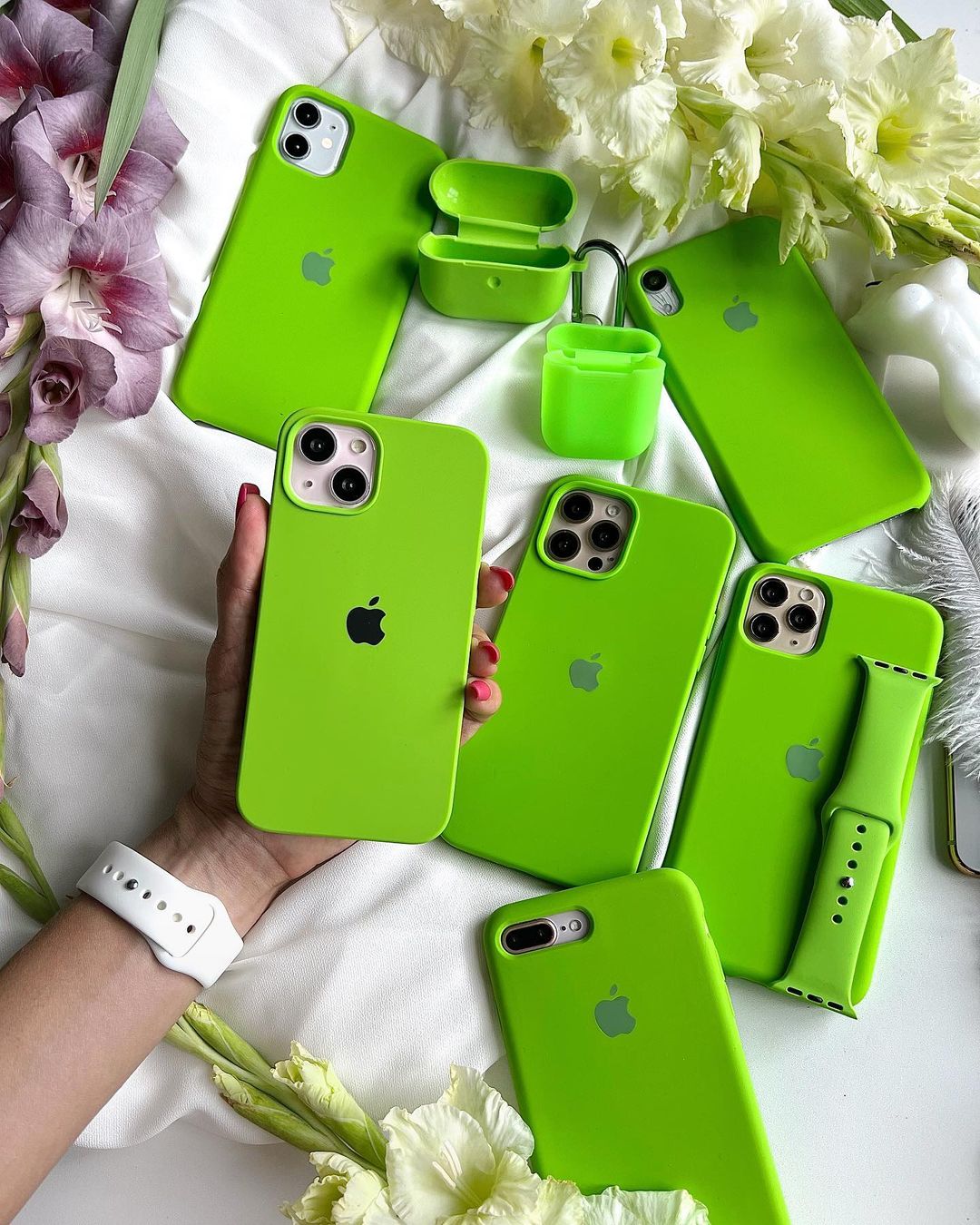 Dark Green iPhone Silicone Case – Classic, Durable Design with 360° Protection
