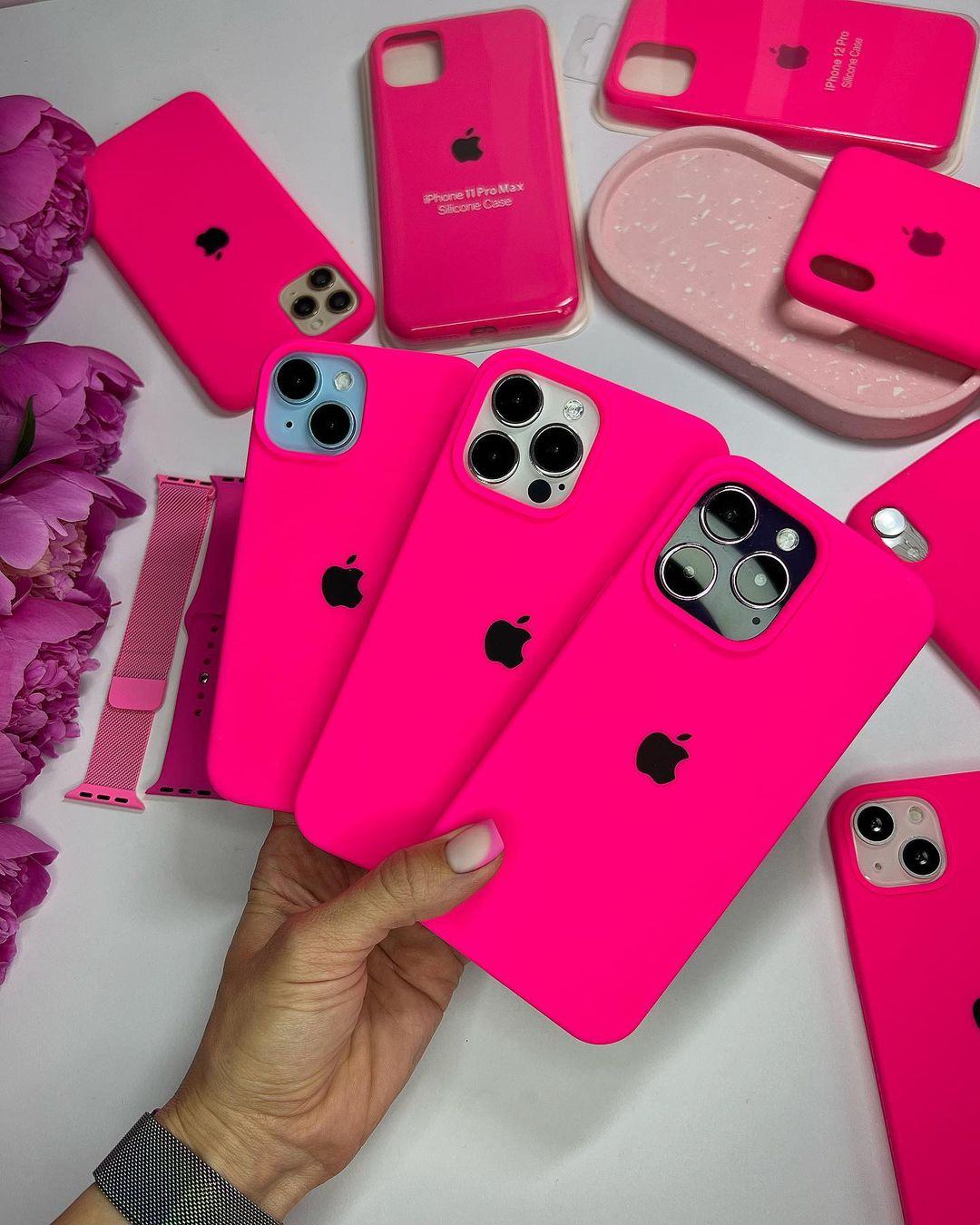 Fluorescent Pink iPhone Silicone Case – Vibrant, Slim Fit with Full Protection