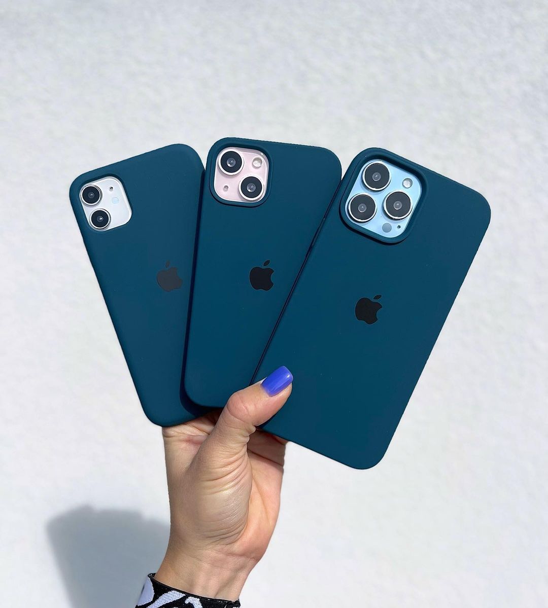 Bird Feather Moniror iPhone Silicone Case – Unique, Sleek Design with Full Protection